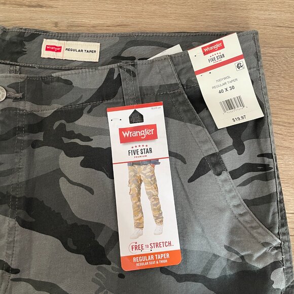 Men's NWT Wrangler Regular Taper Black & Gray Camo Pants - Size 40x30 - Picture 6 of 14